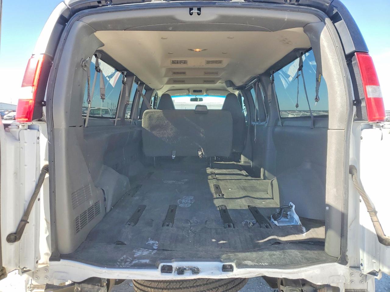 2022 CHEVROLET EXPRESS G3500 LS photo 19