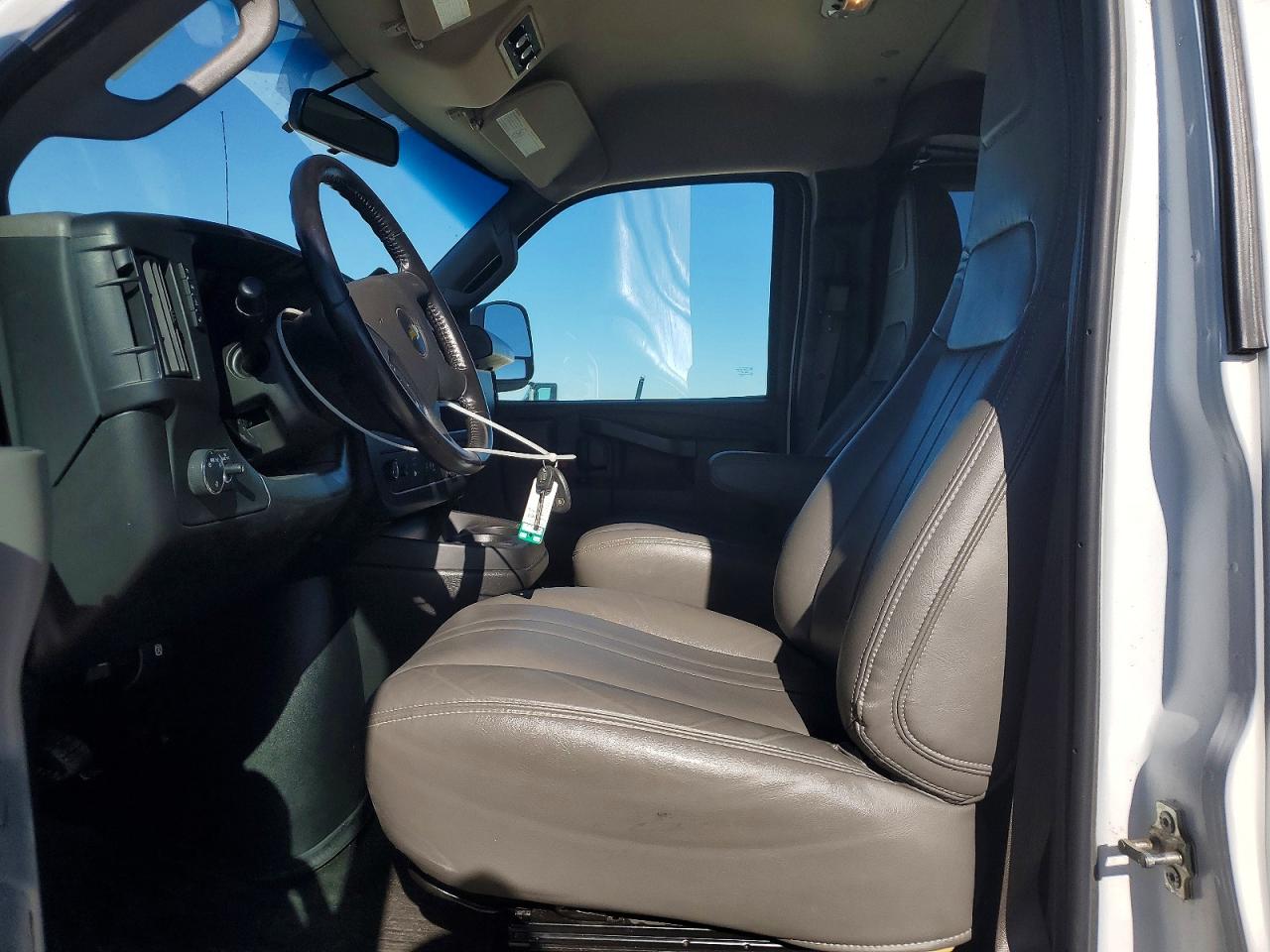 2022 CHEVROLET EXPRESS G3500 LS photo 13