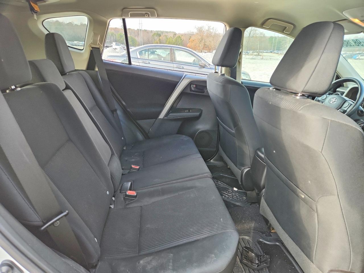2016 TOYOTA RAV4 LE photo 11
