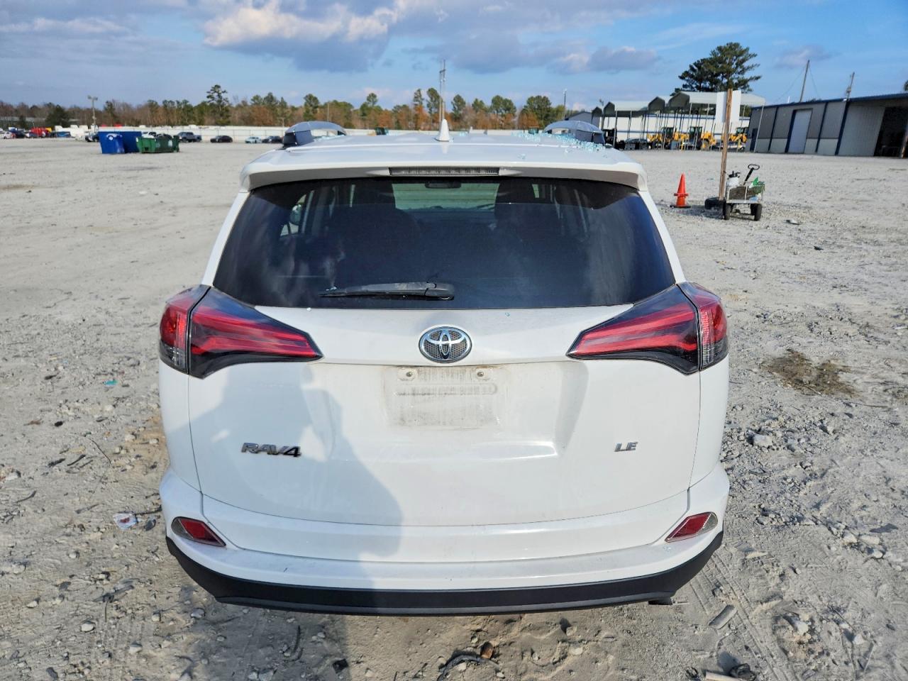 2016 TOYOTA RAV4 LE photo 6