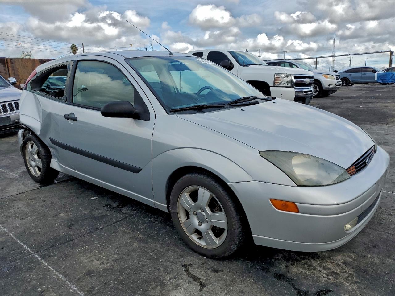 2003 FORD FOCUS ZX3 photo 4
