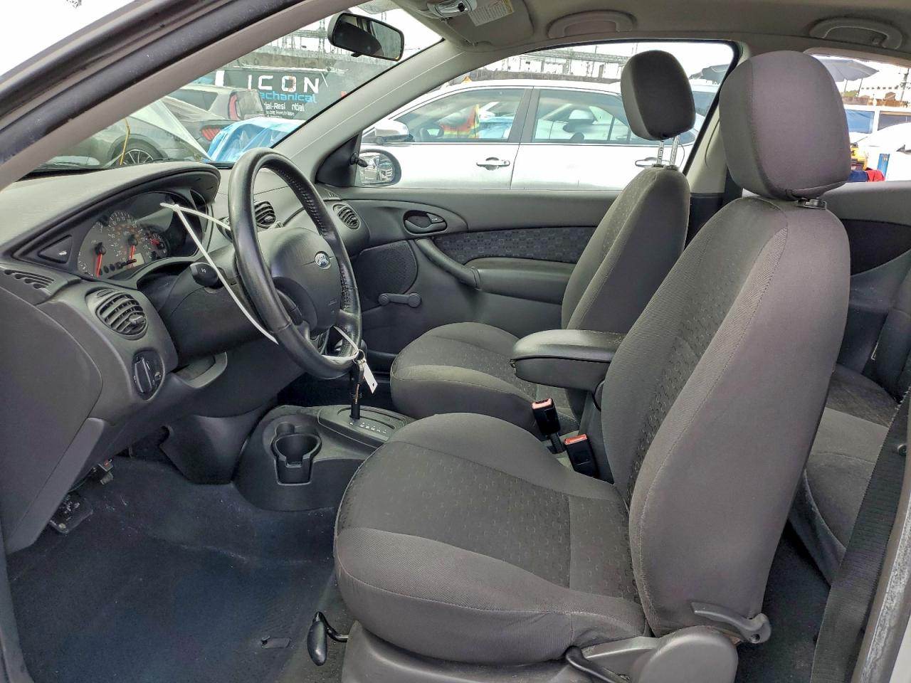 2003 FORD FOCUS ZX3 photo 7