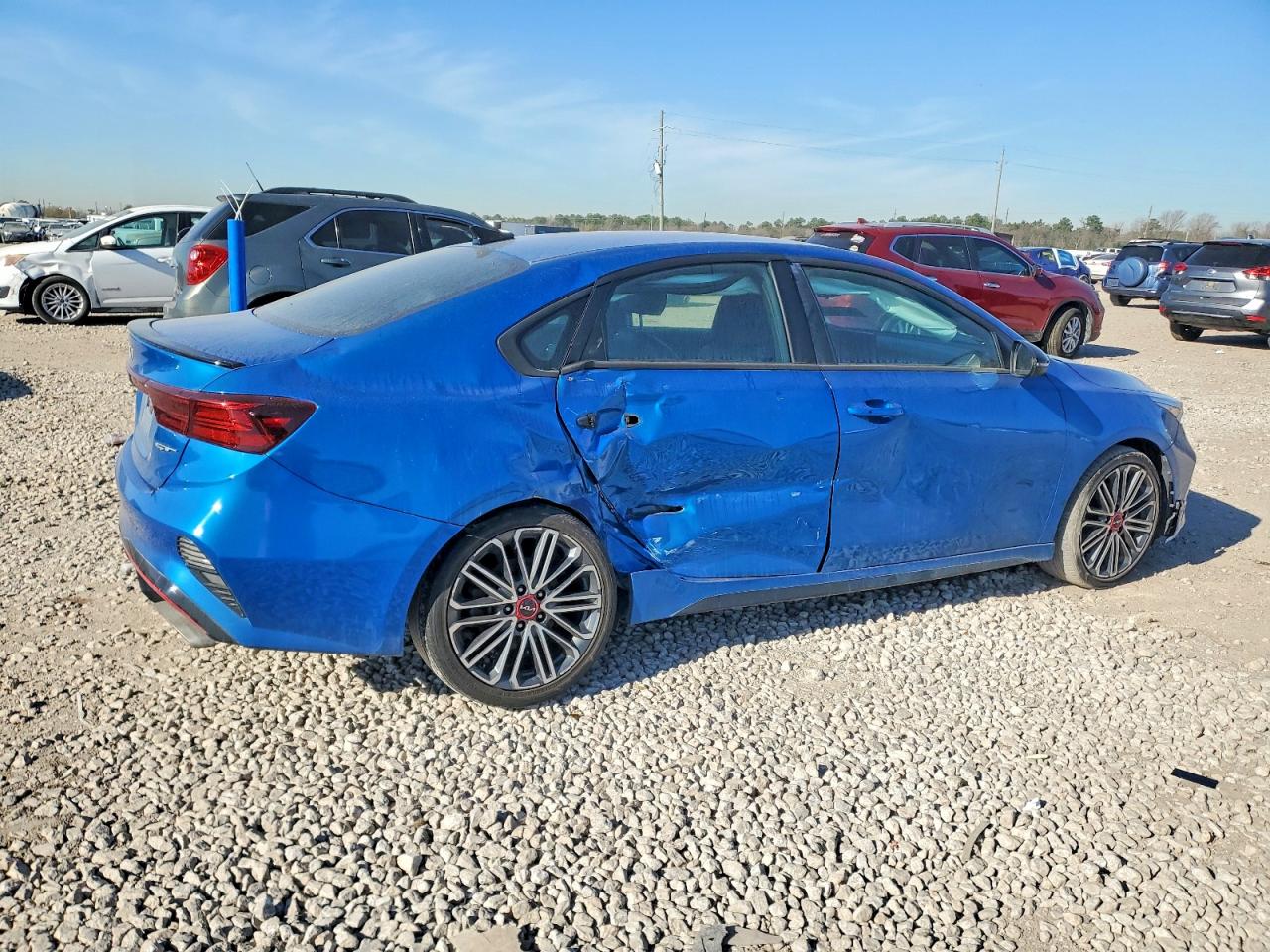 2023 KIA FORTE GT photo 3