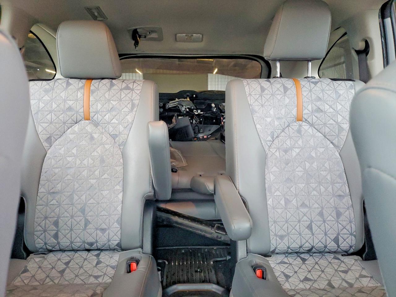 2022 TOYOTA HIGHLANDER HYBRID XLE photo 10