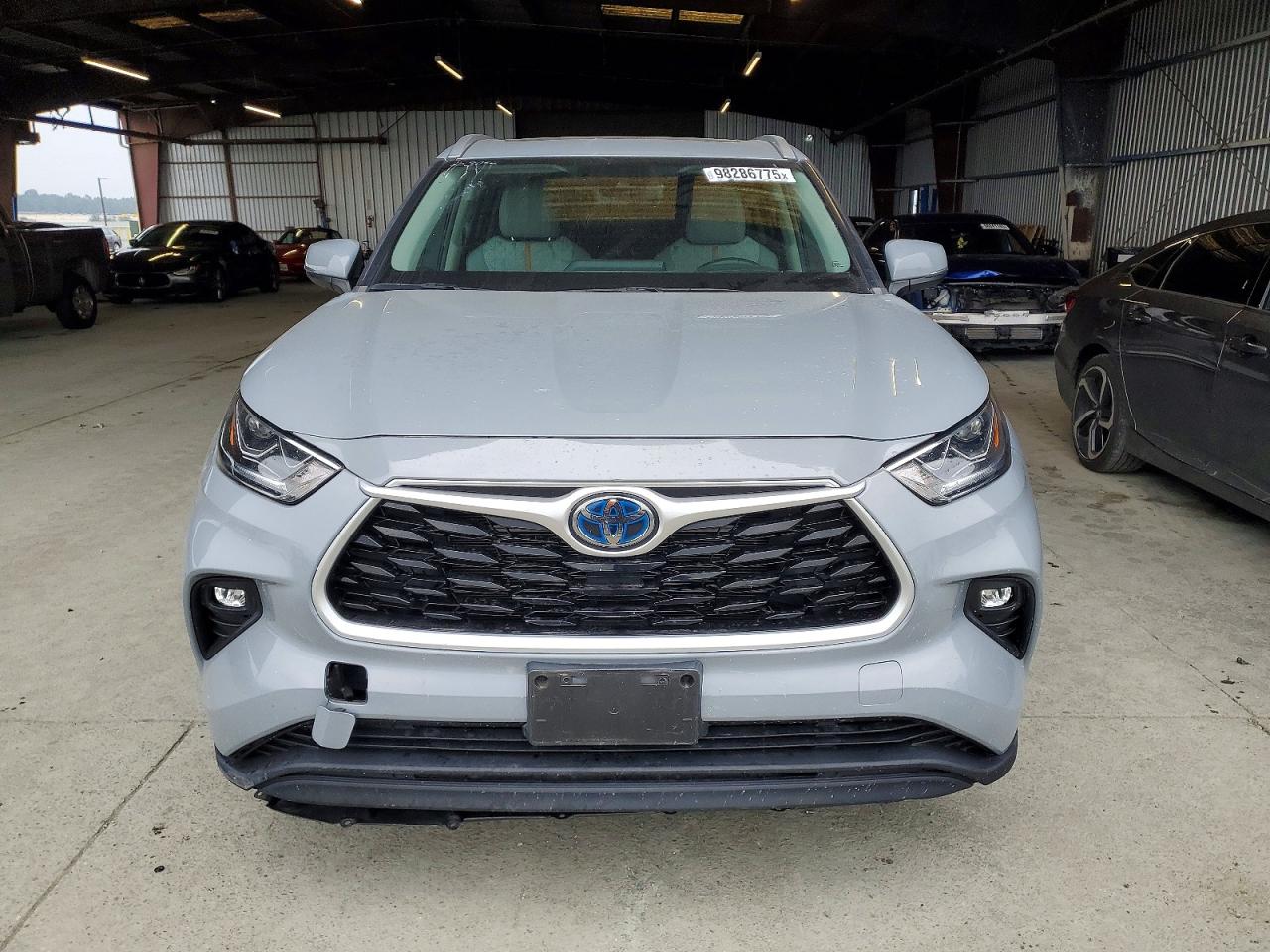 2022 TOYOTA HIGHLANDER HYBRID XLE photo 5
