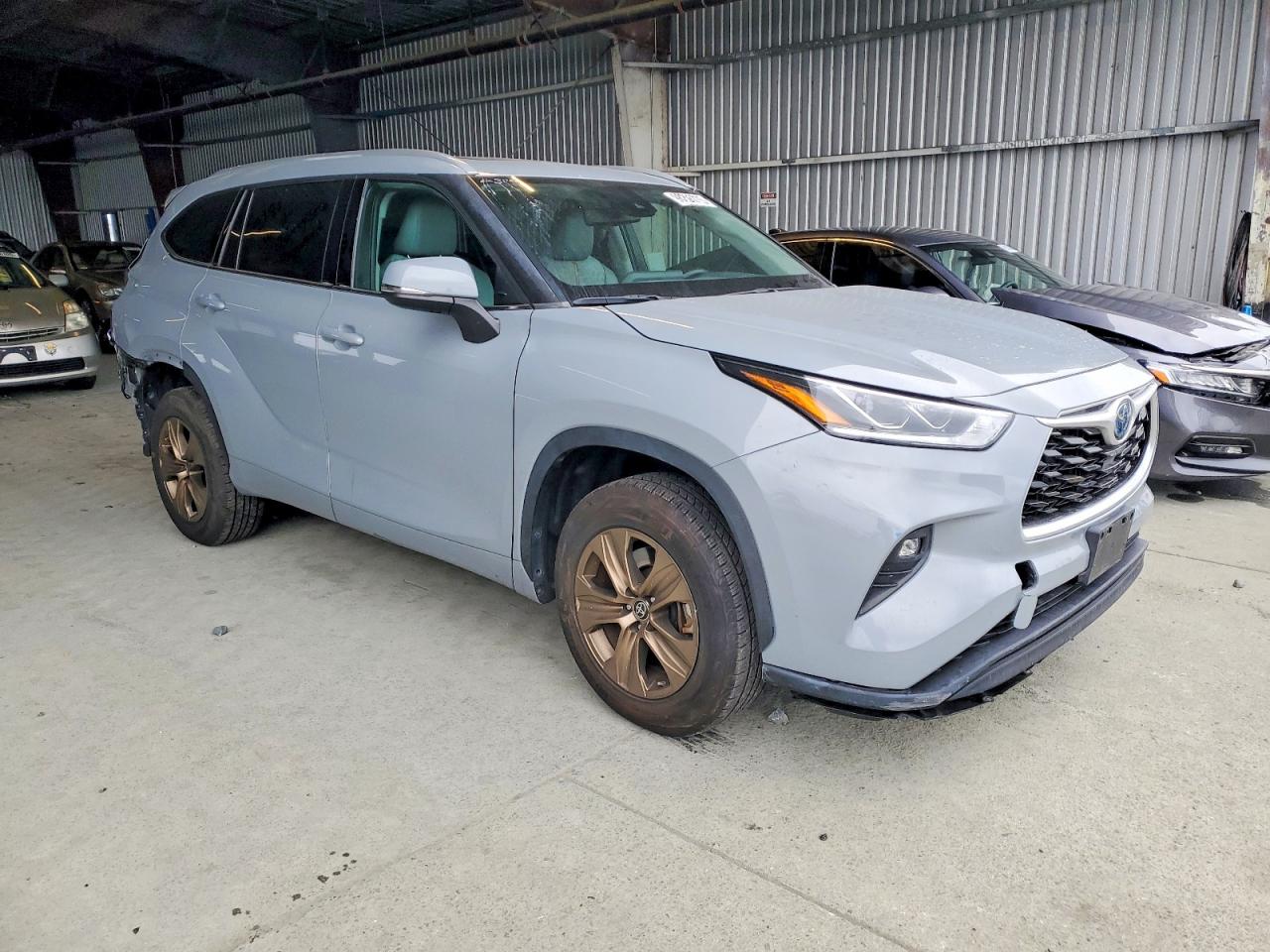 2022 TOYOTA HIGHLANDER HYBRID XLE photo 4