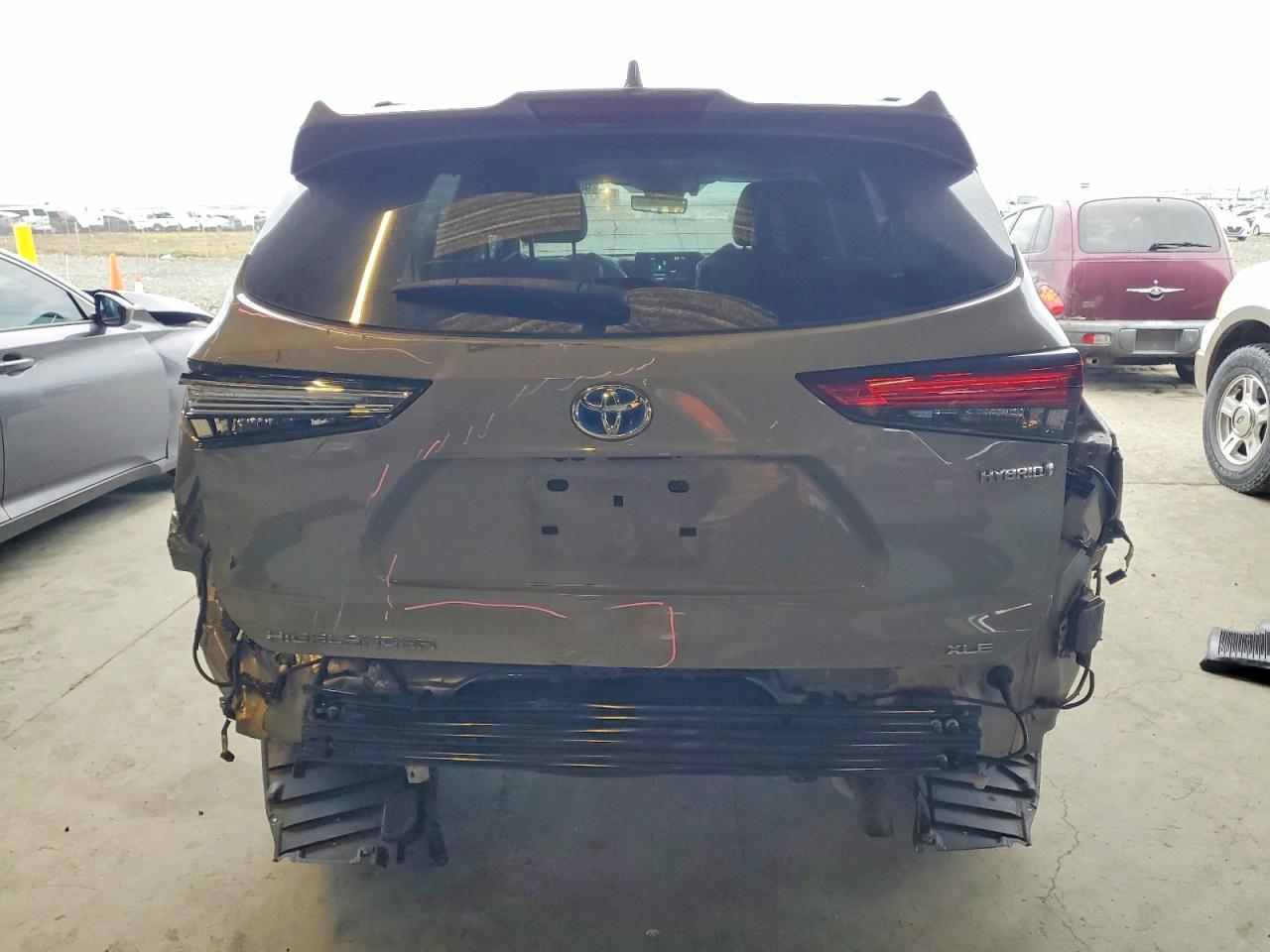 2022 TOYOTA HIGHLANDER HYBRID XLE photo 6