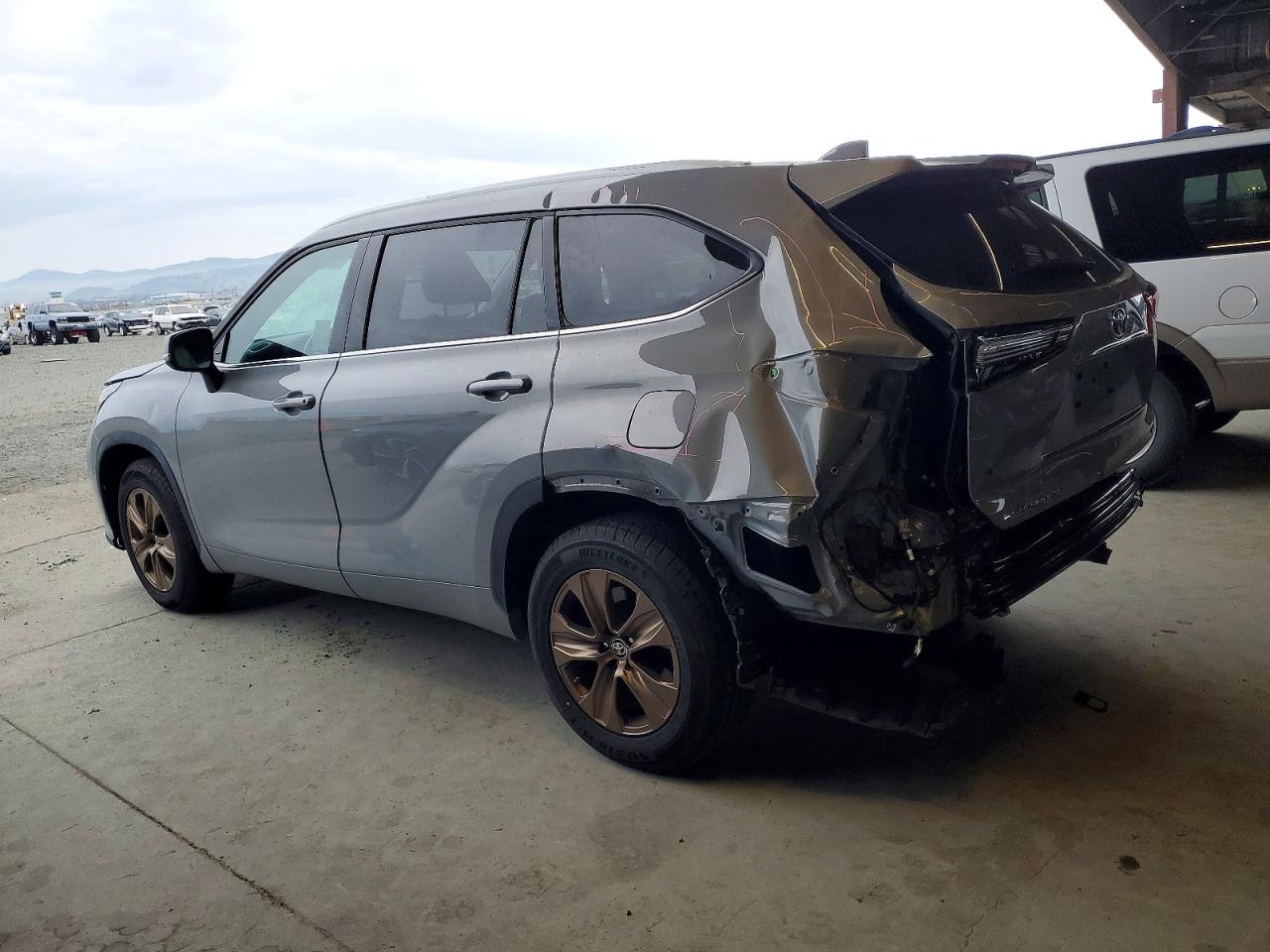 2022 TOYOTA HIGHLANDER HYBRID XLE photo 2