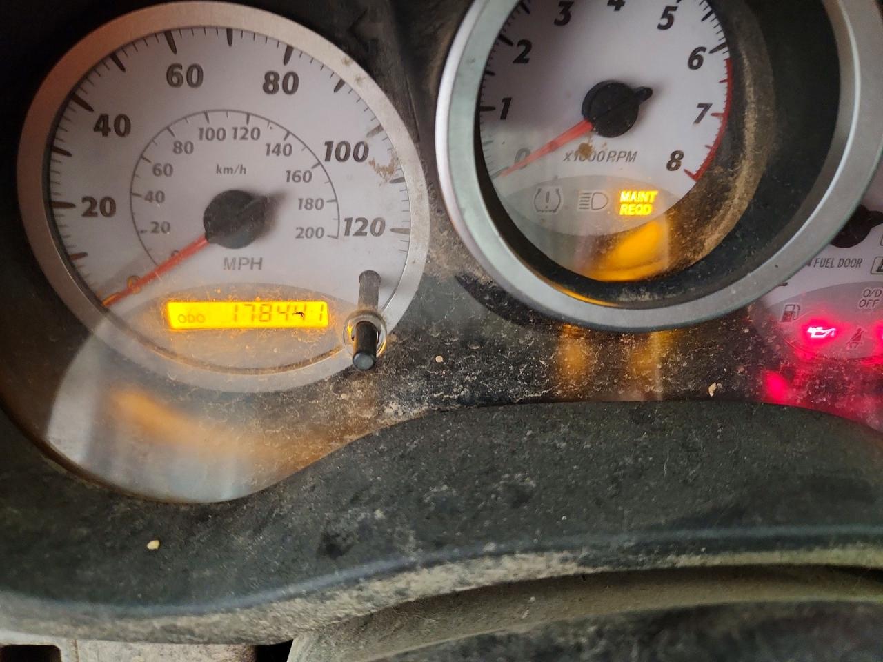 2004 TOYOTA RAV4 photo 9