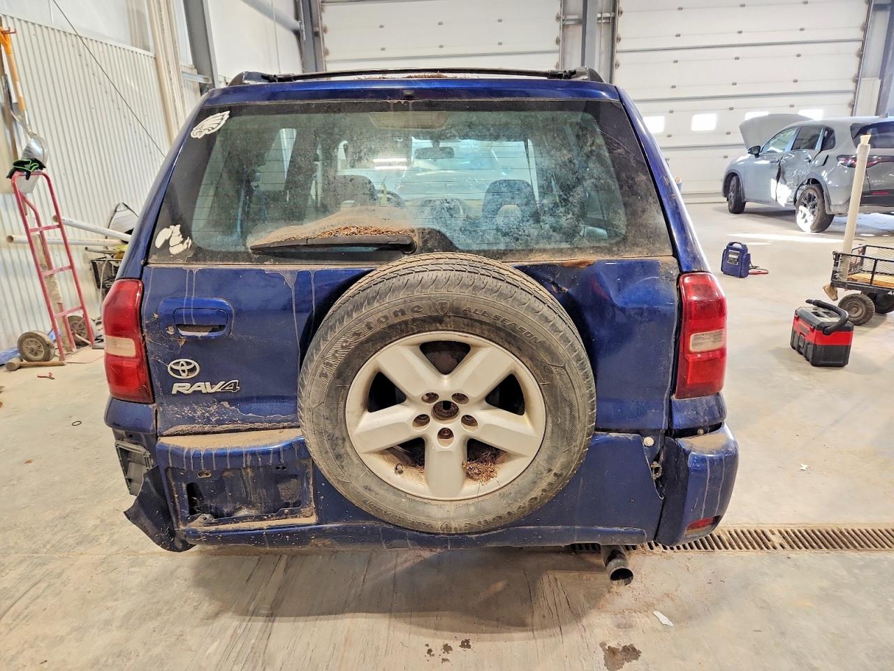 2004 TOYOTA RAV4 photo 6