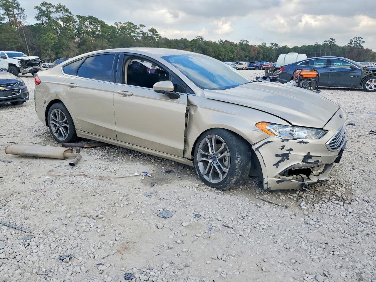 2017 FORD FUSION SE photo 4