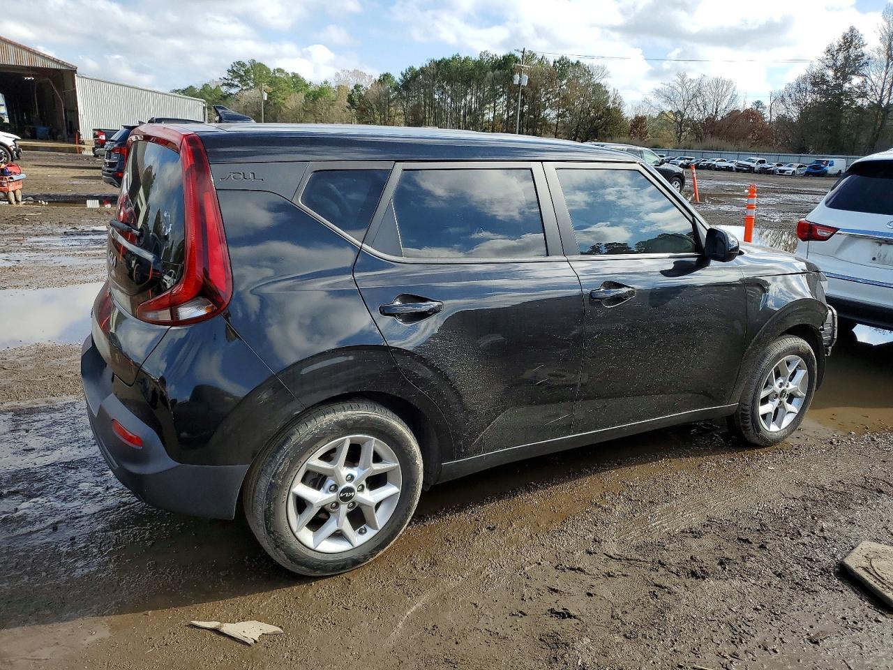 2022 KIA SOUL photo 3