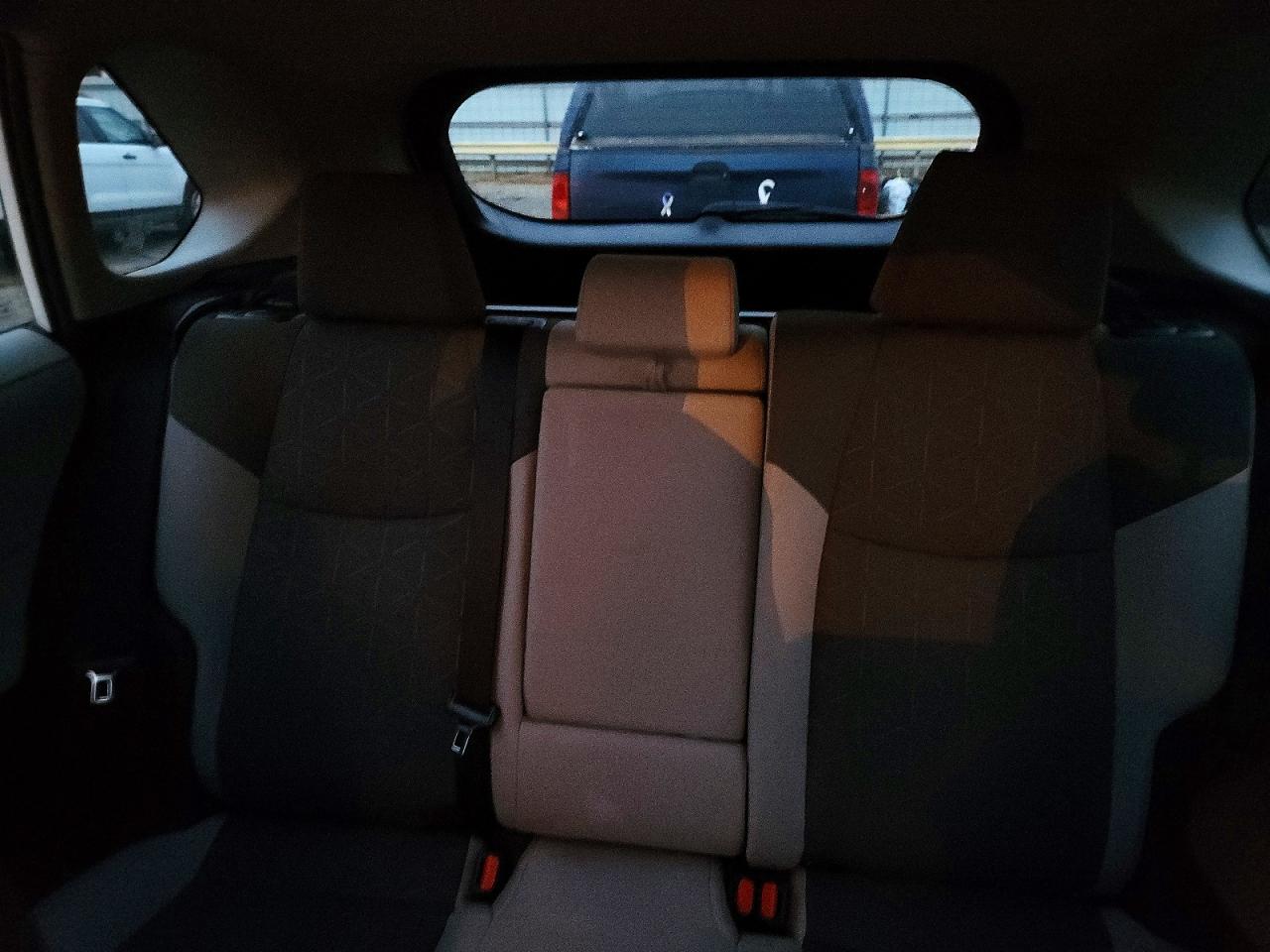 2021 TOYOTA RAV4 XLE photo 10