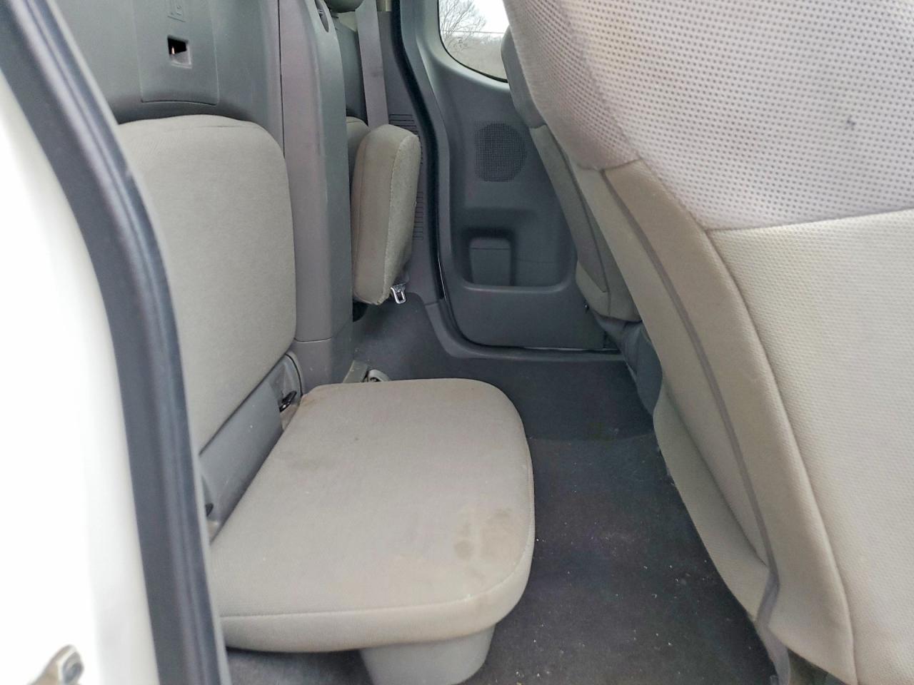 2019 NISSAN FRONTIER S photo 10