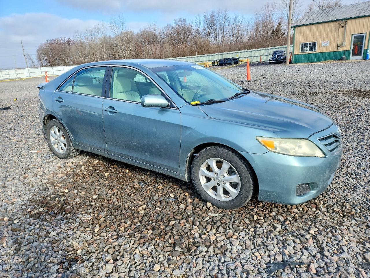 2011 TOYOTA CAMRY BASE photo 4