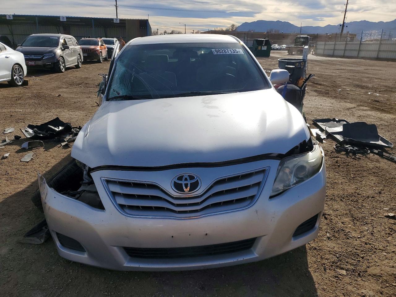 2011 TOYOTA CAMRY BASE photo 5