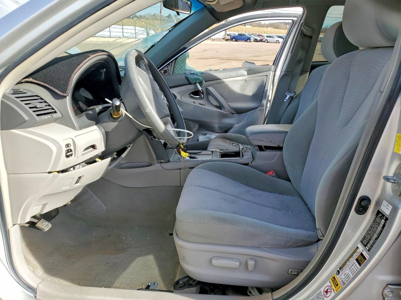 2011 TOYOTA CAMRY BASE photo 7