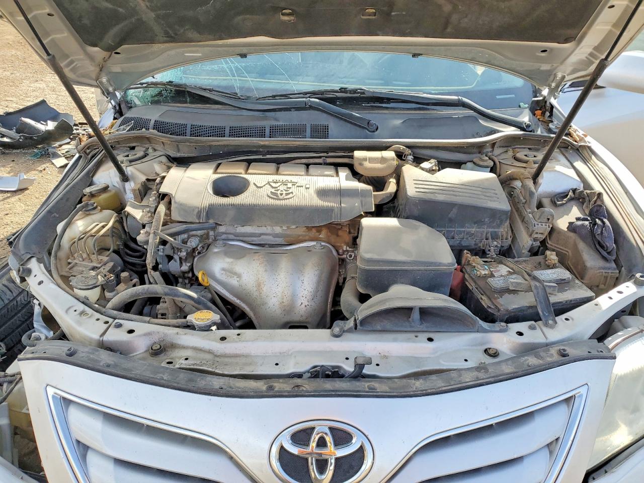 2011 TOYOTA CAMRY BASE photo 11
