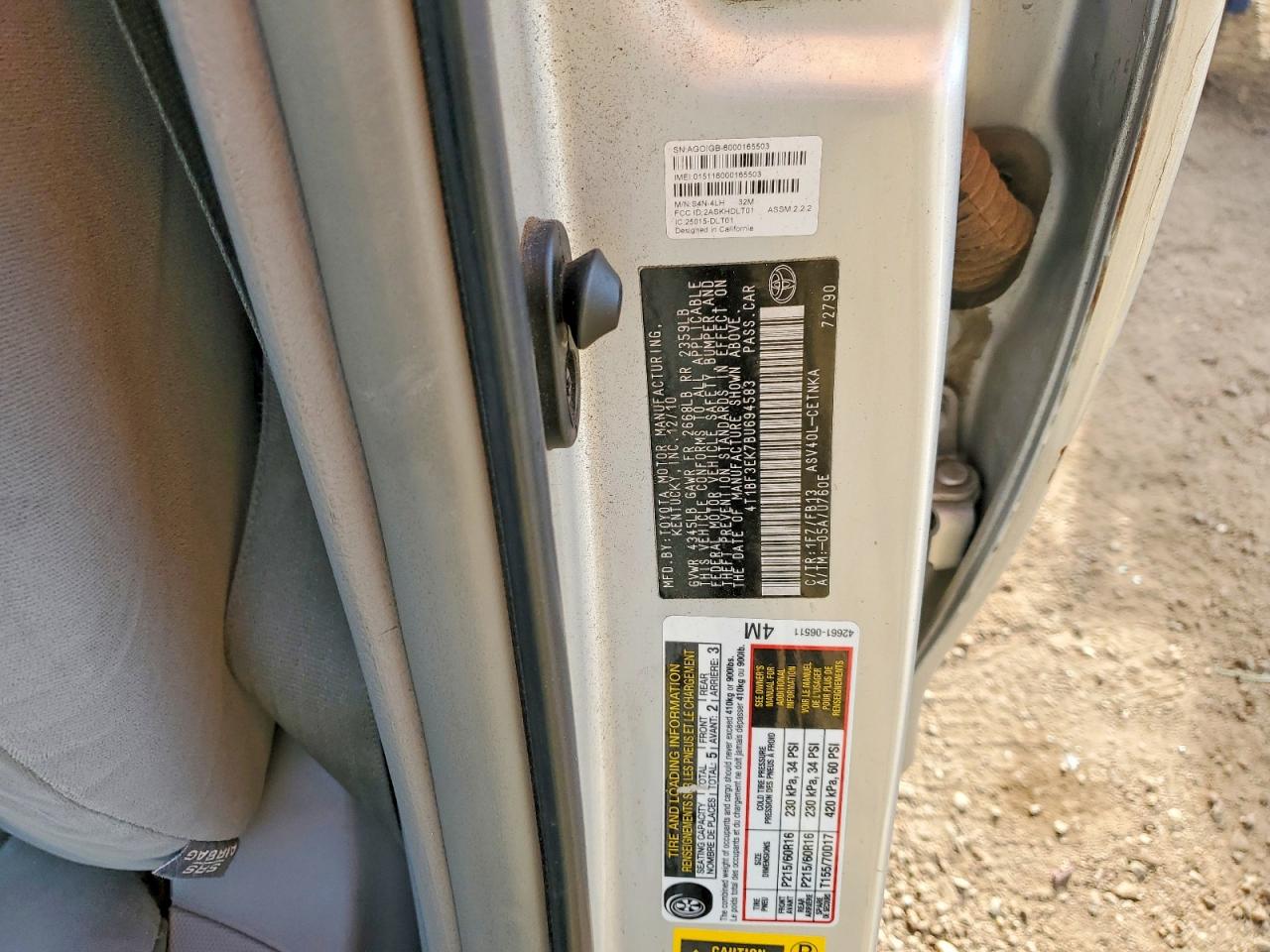 2011 TOYOTA CAMRY BASE photo 12