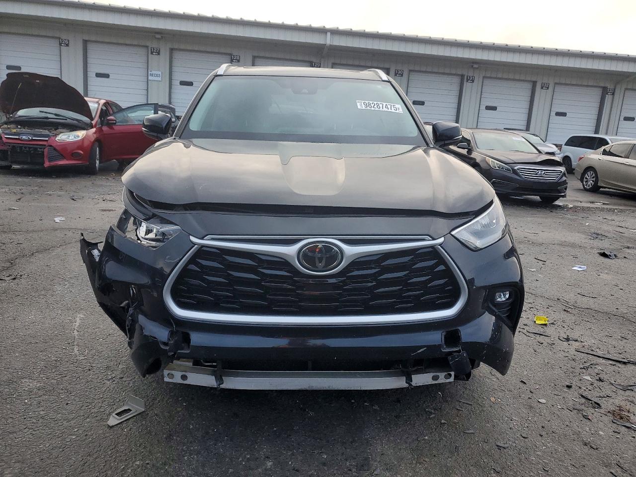 2020 TOYOTA HIGHLANDER XLE photo 5