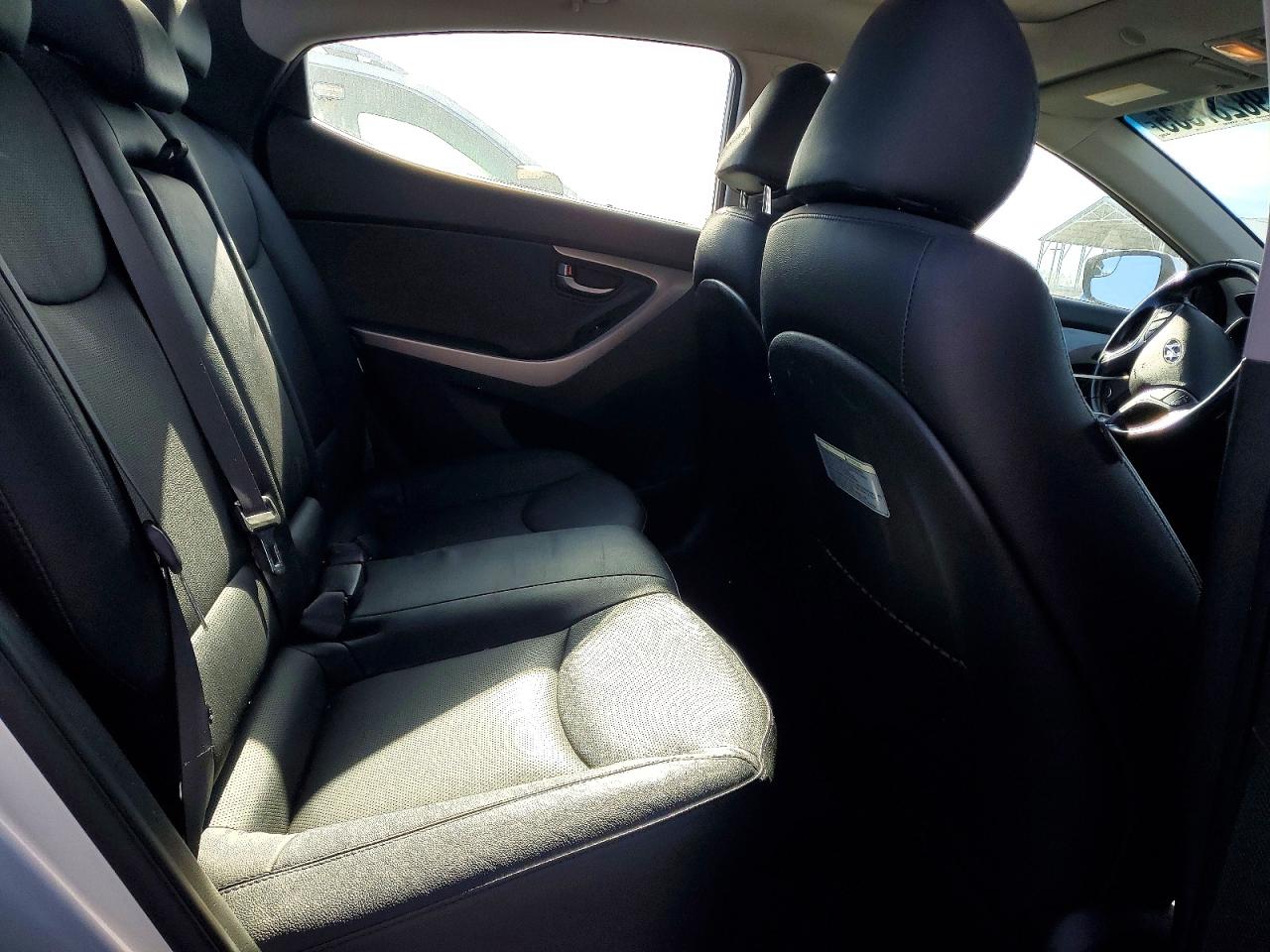 2015 HYUNDAI ELANTRA SE photo 10
