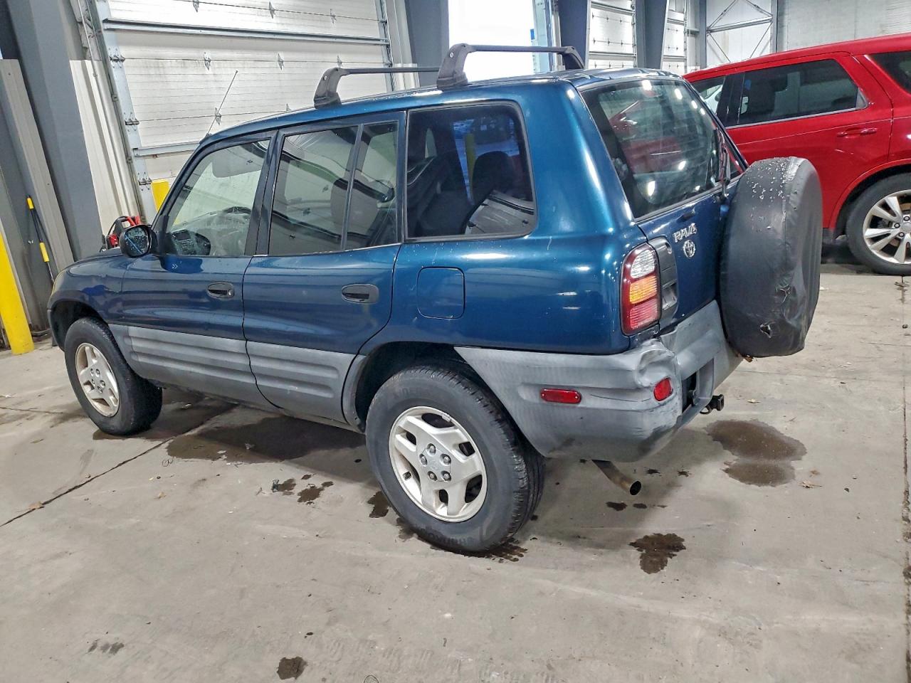 1999 TOYOTA RAV4 photo 2