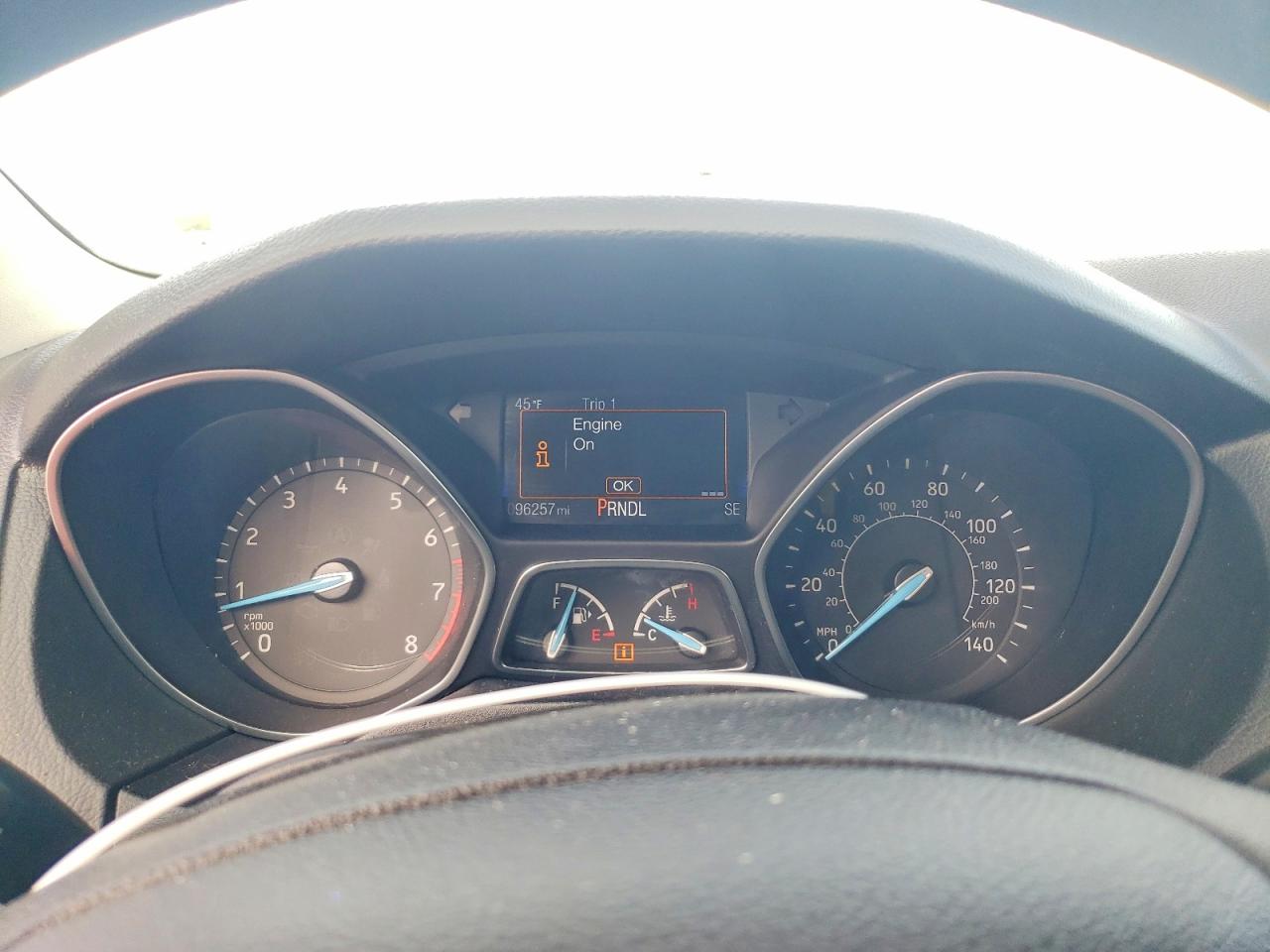 2017 FORD FOCUS SE photo 9