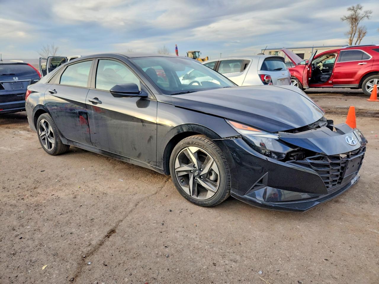 2023 HYUNDAI ELANTRA SEL photo 4