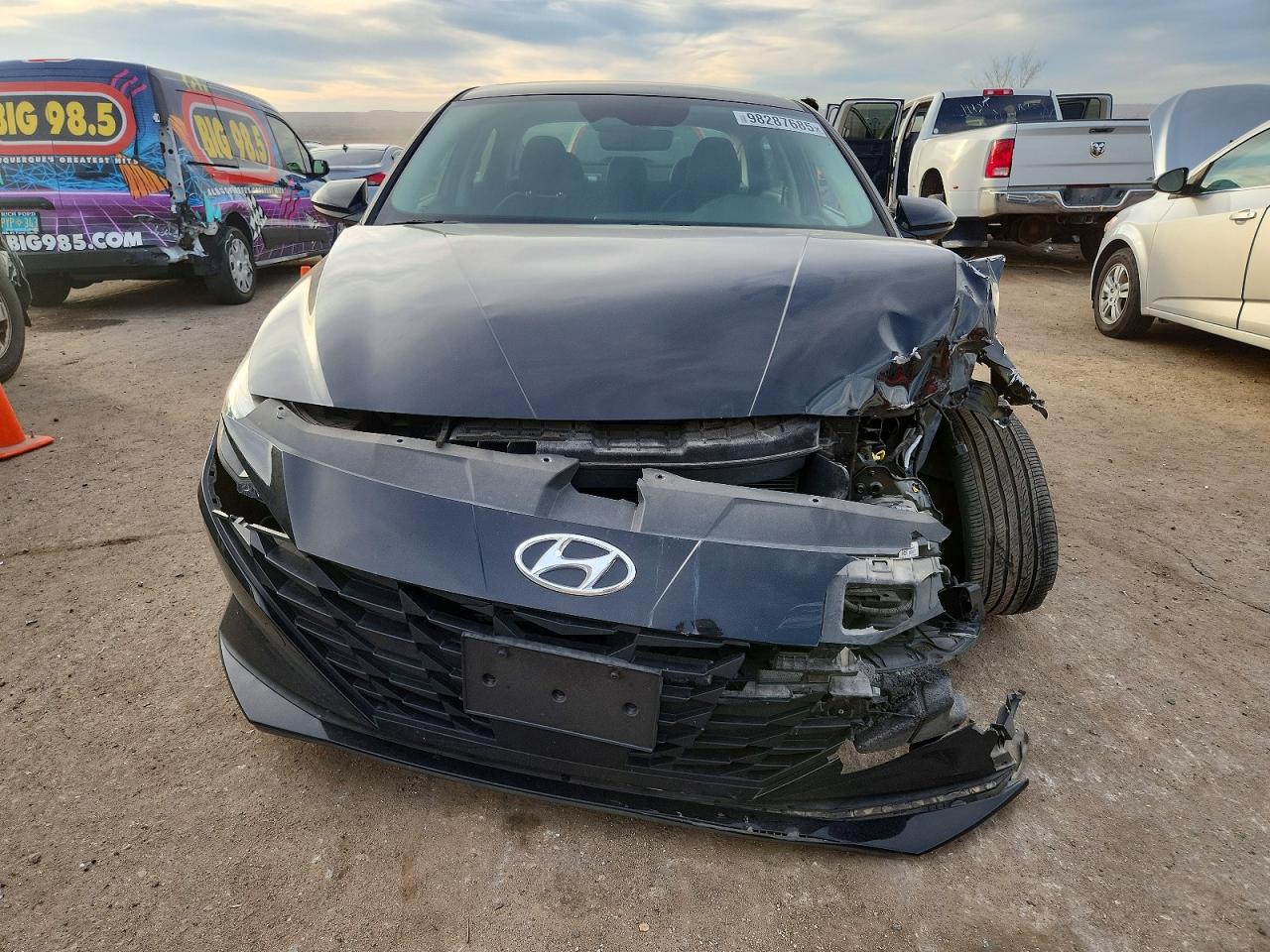 2023 HYUNDAI ELANTRA SEL photo 5