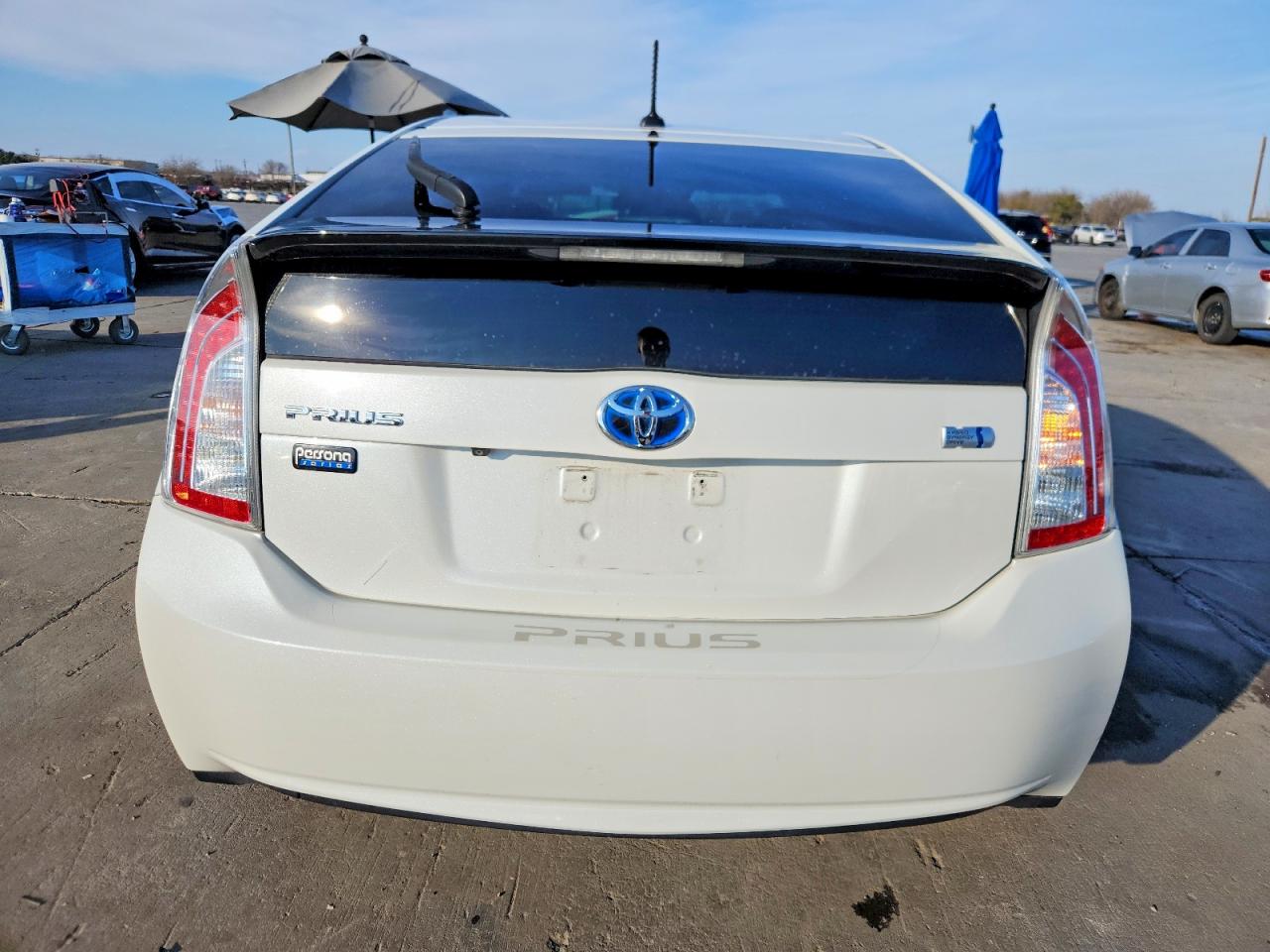 2015 TOYOTA PRIUS photo 6