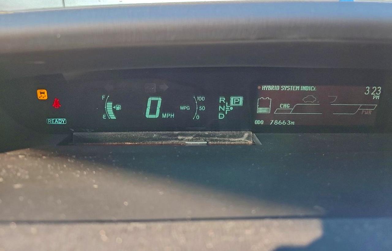 2015 TOYOTA PRIUS photo 9