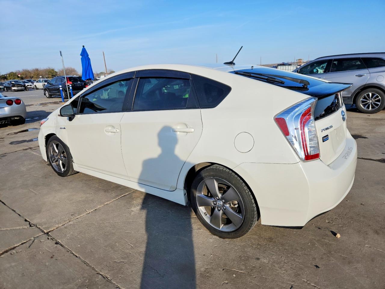 2015 TOYOTA PRIUS photo 2