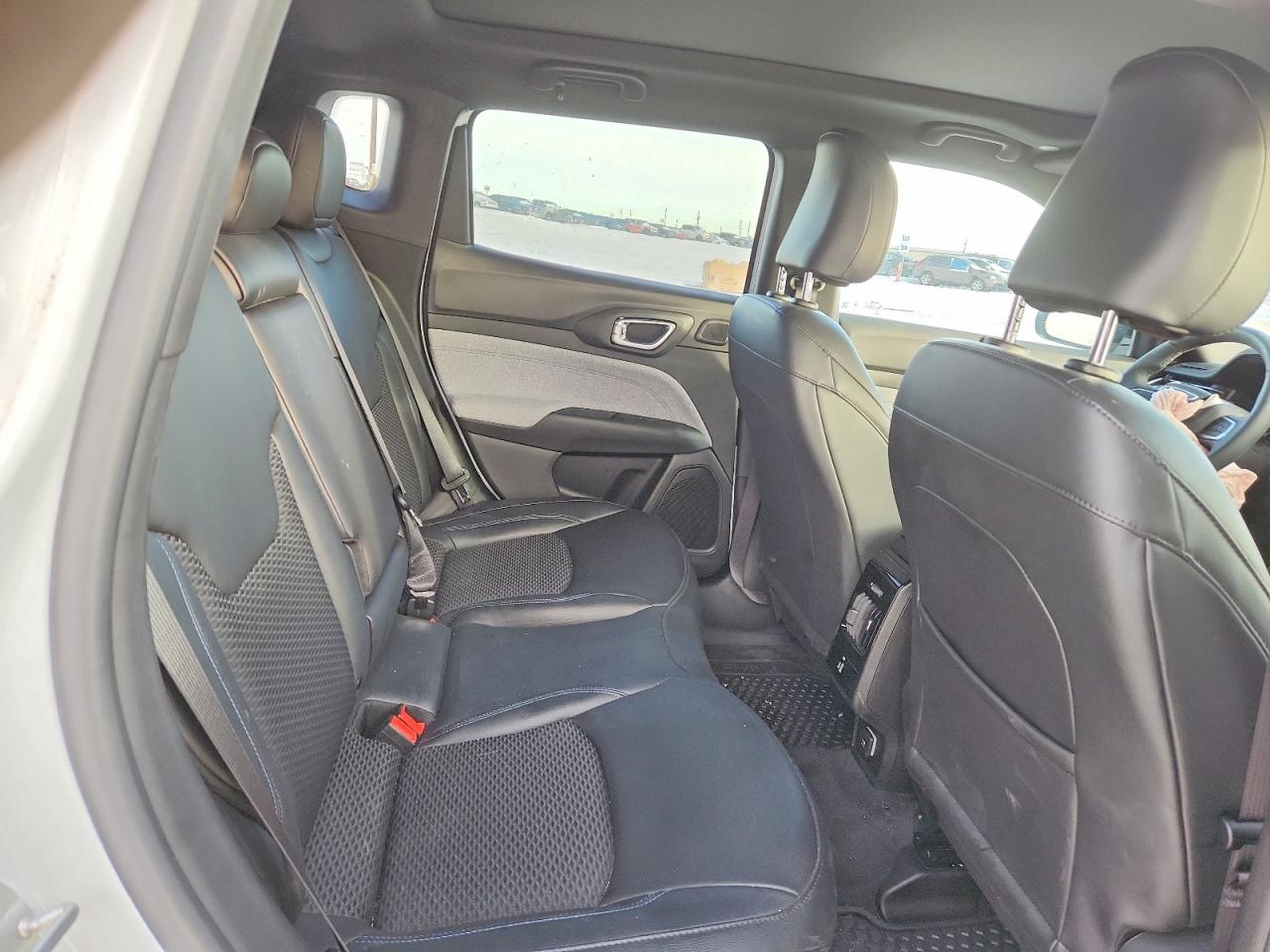 2025 JEEP COMPASS LATITUDE photo 11
