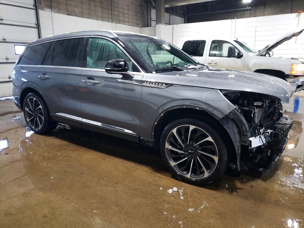 2024 LINCOLN AVIATOR RESERVE photo 4