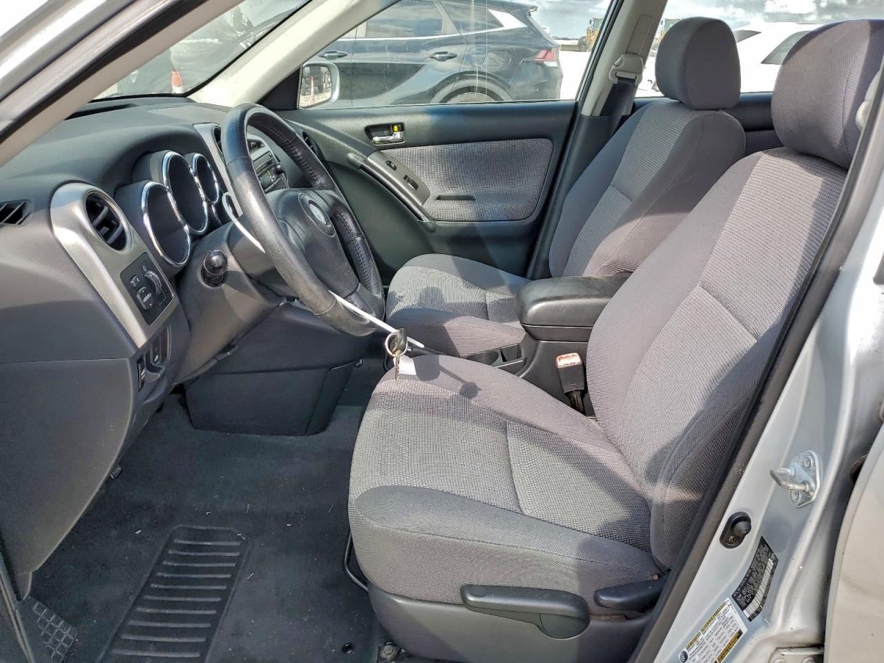 2006 TOYOTA COROLLA MATRIX XR photo 13