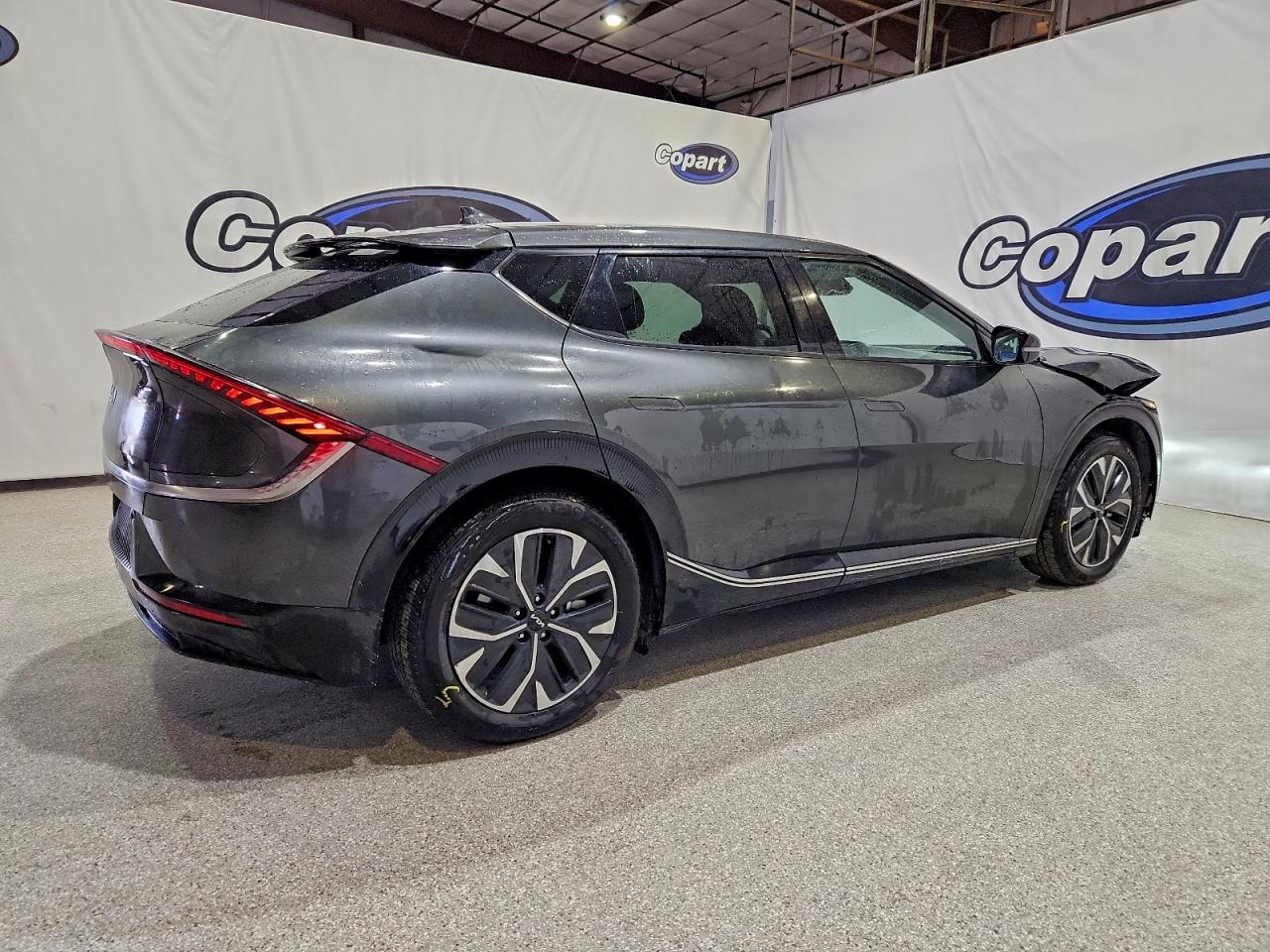 2023 KIA EV6 LIGHT photo 3