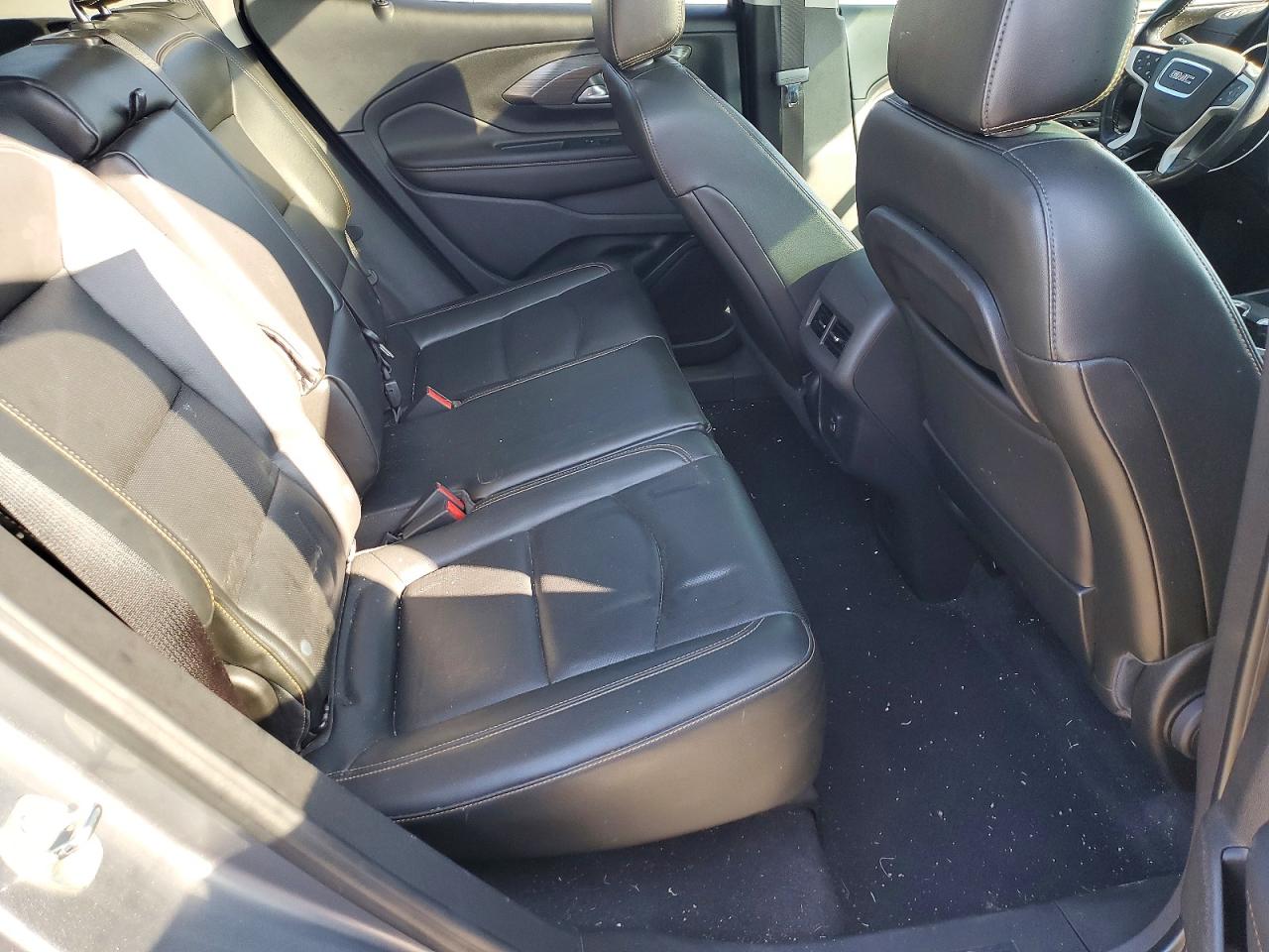 2020 GMC TERRAIN SLT photo 10