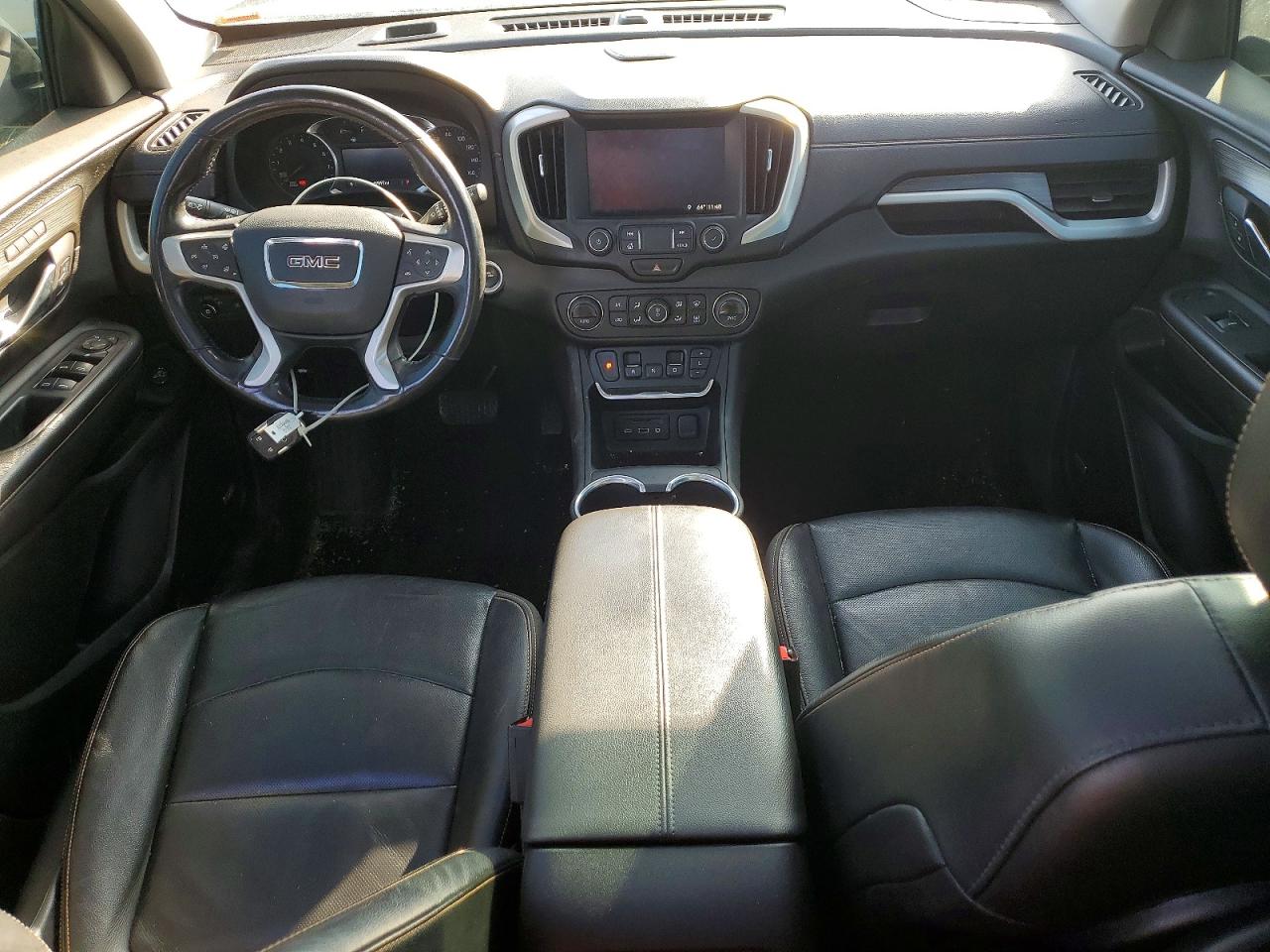 2020 GMC TERRAIN SLT photo 8