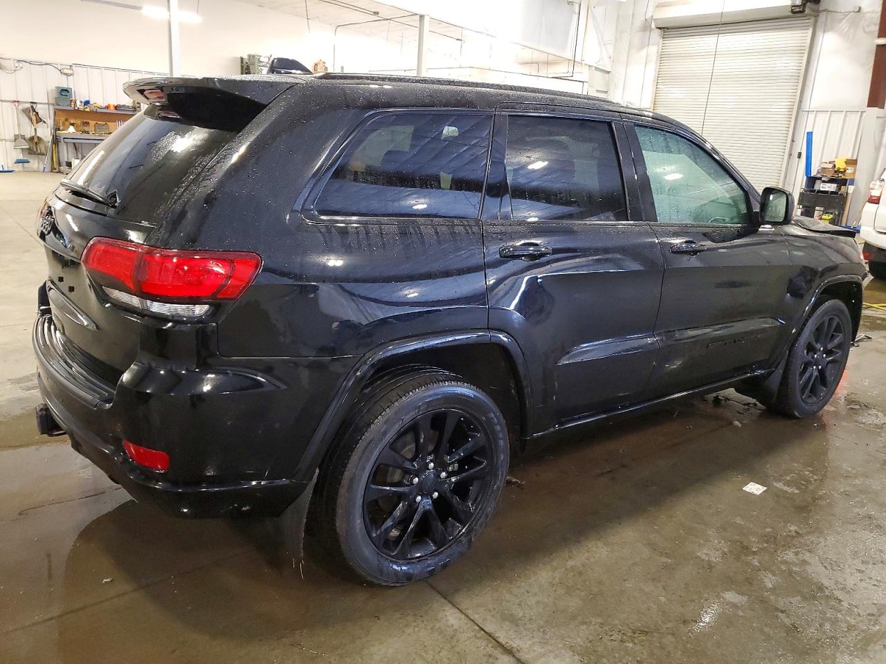 2020 JEEP GRAND CHEROKEE LAREDO photo 5