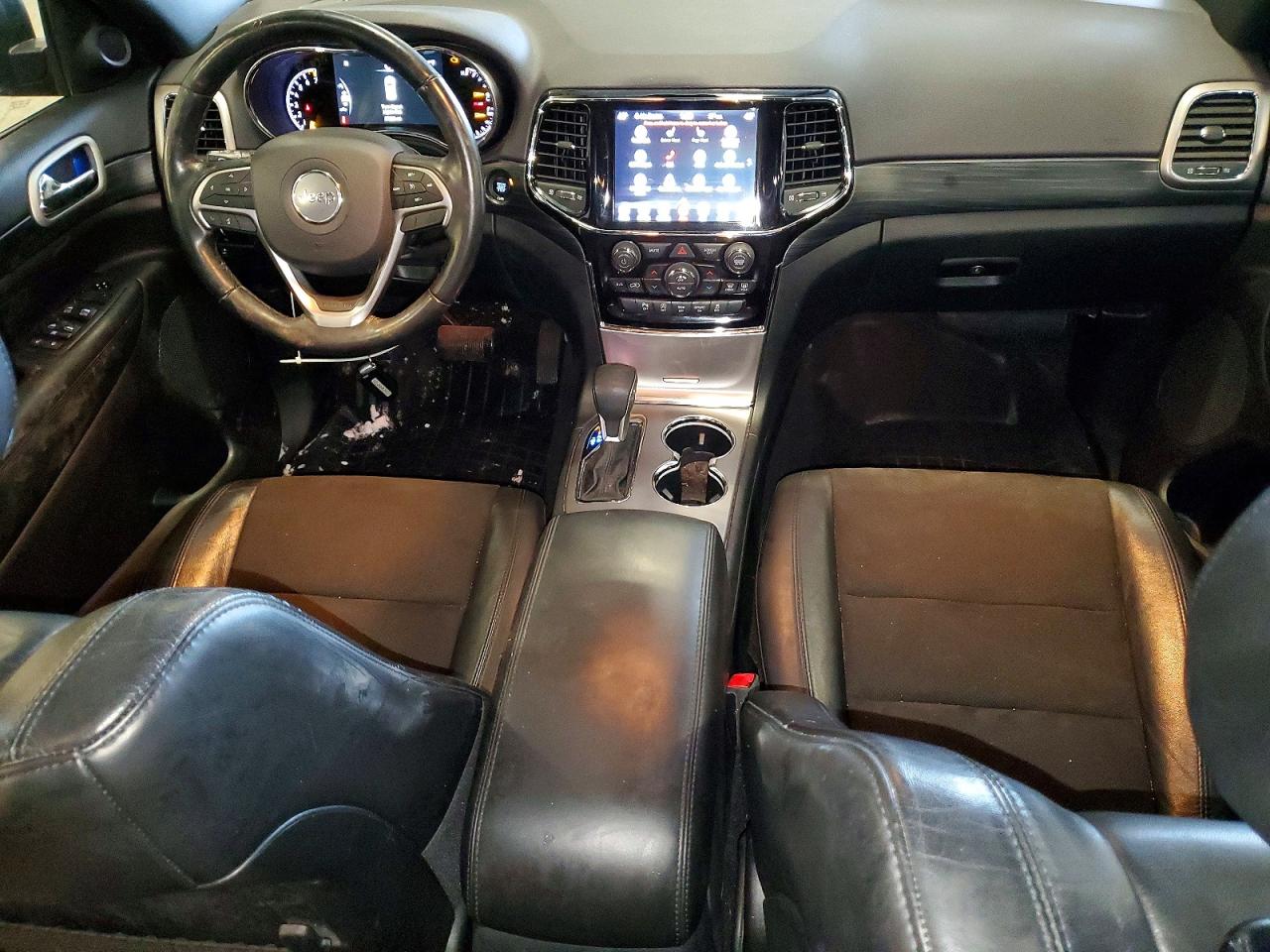 2020 JEEP GRAND CHEROKEE LAREDO photo 15