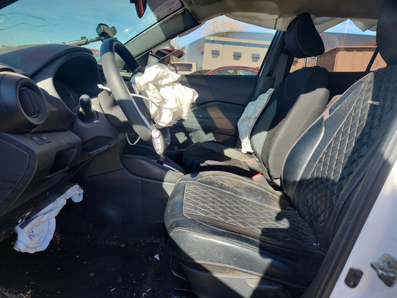 2019 NISSAN KICKS S photo 7