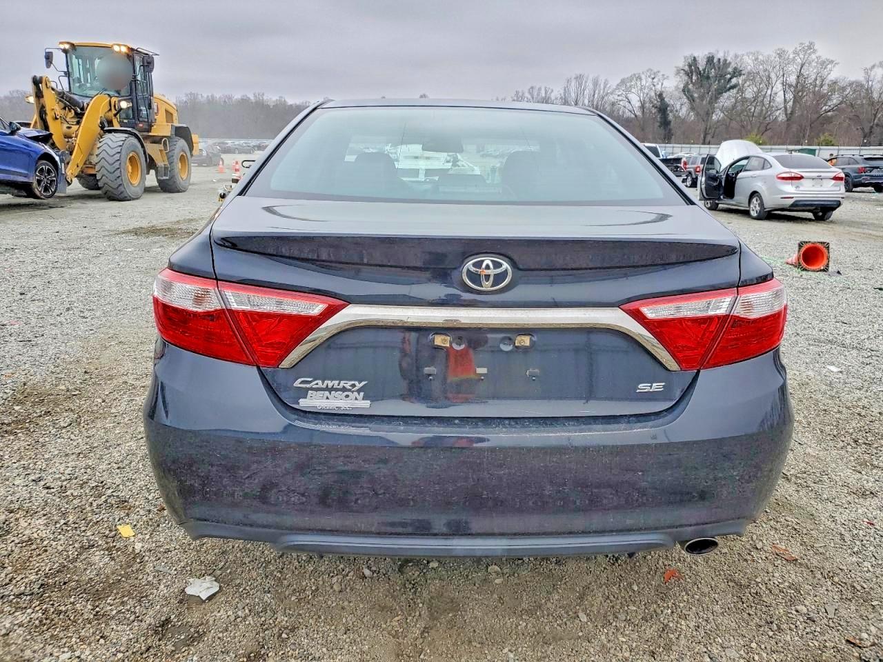 2016 TOYOTA CAMRY LE photo 11