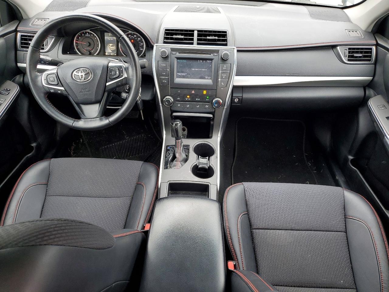 2016 TOYOTA CAMRY LE photo 15