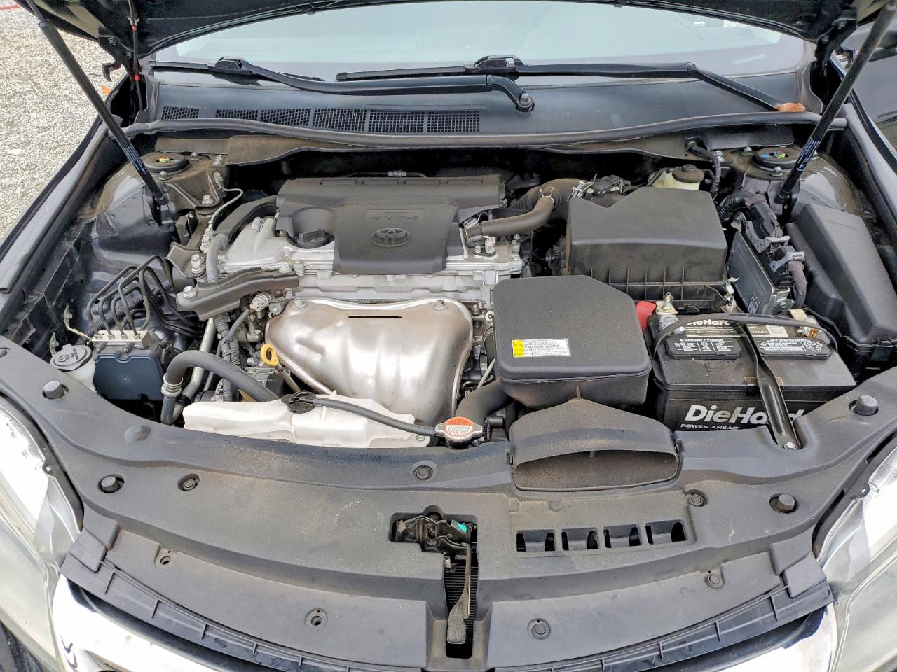 2016 TOYOTA CAMRY LE photo 21