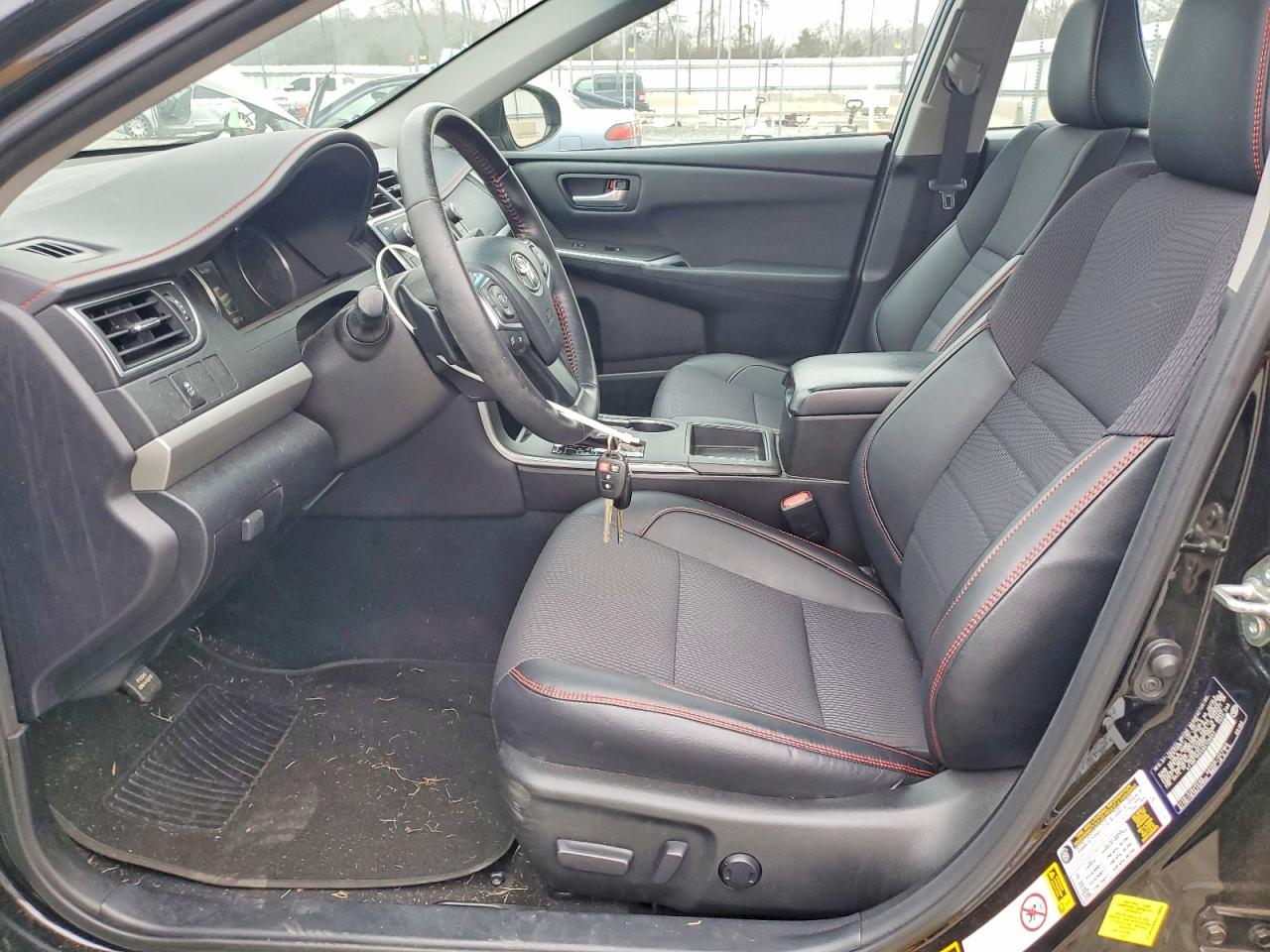 2016 TOYOTA CAMRY LE photo 13