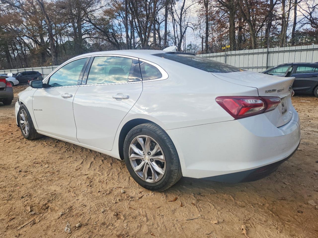 2020 CHEVROLET MALIBU LT photo 2