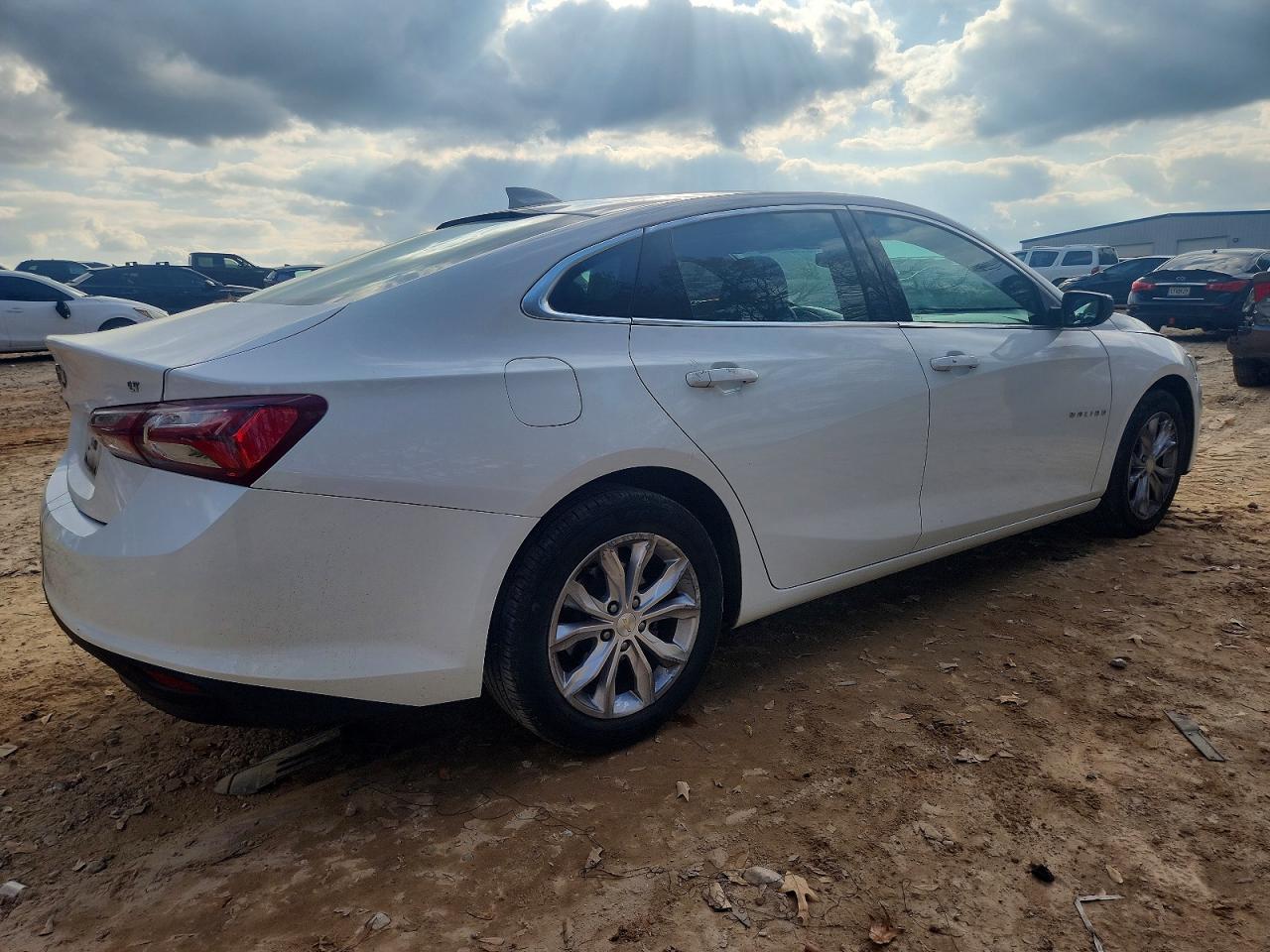 2020 CHEVROLET MALIBU LT photo 3