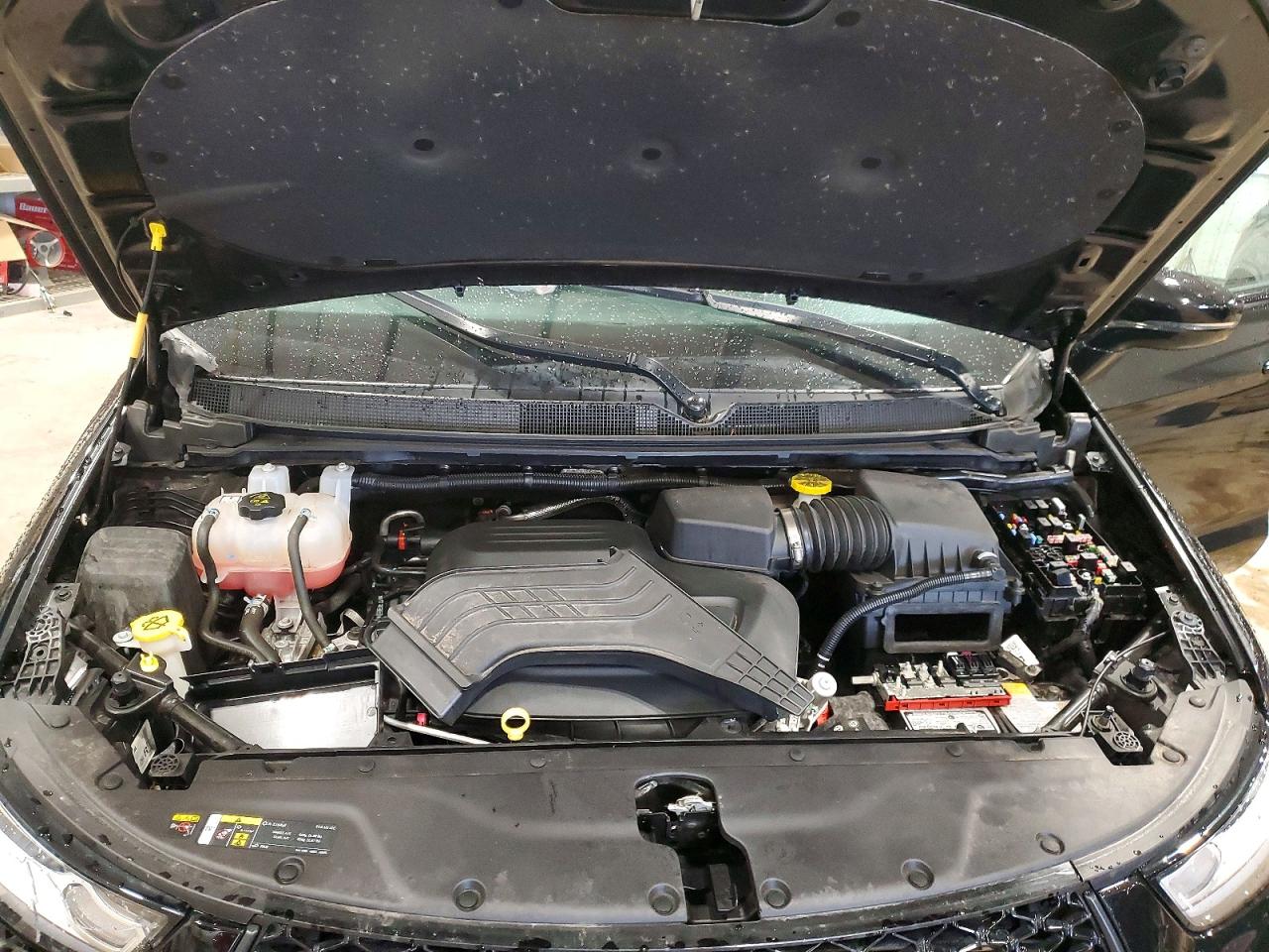 2024 CHRYSLER PACIFICA TOURING L photo 12