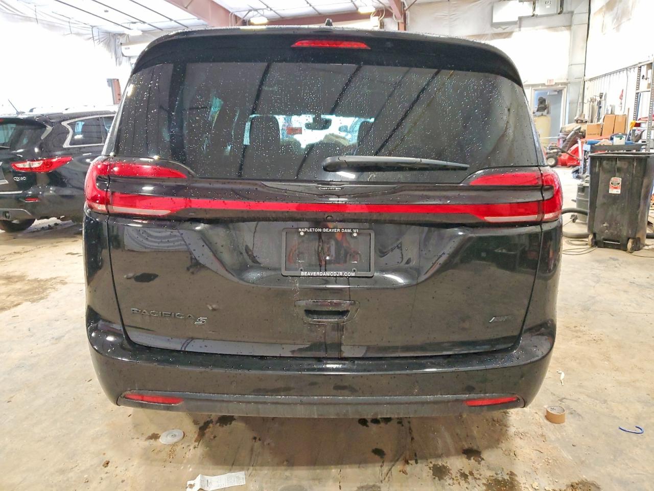 2024 CHRYSLER PACIFICA TOURING L photo 6
