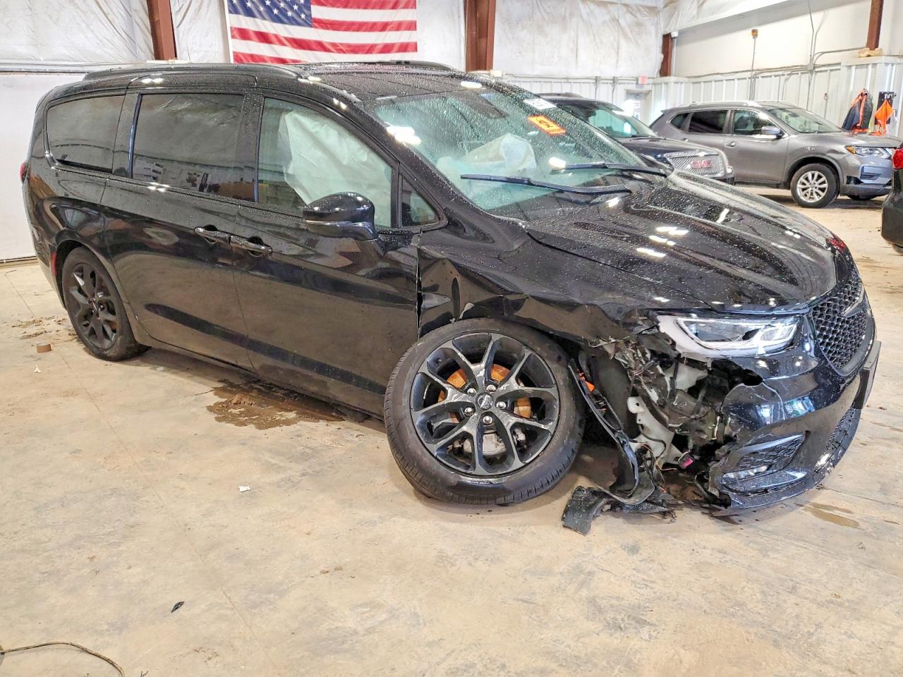 2024 CHRYSLER PACIFICA TOURING L photo 4